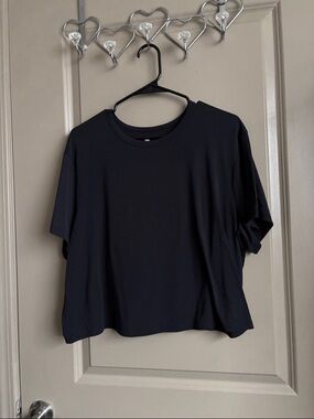 all in motion Black Short-Sleeve Relaxed Crew Tee